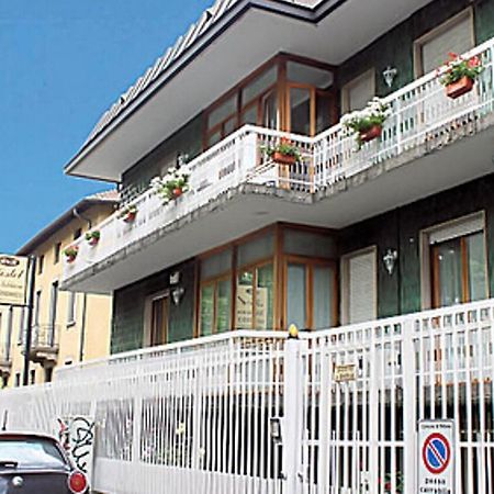 Villa Melchiorre Милано Екстериор снимка